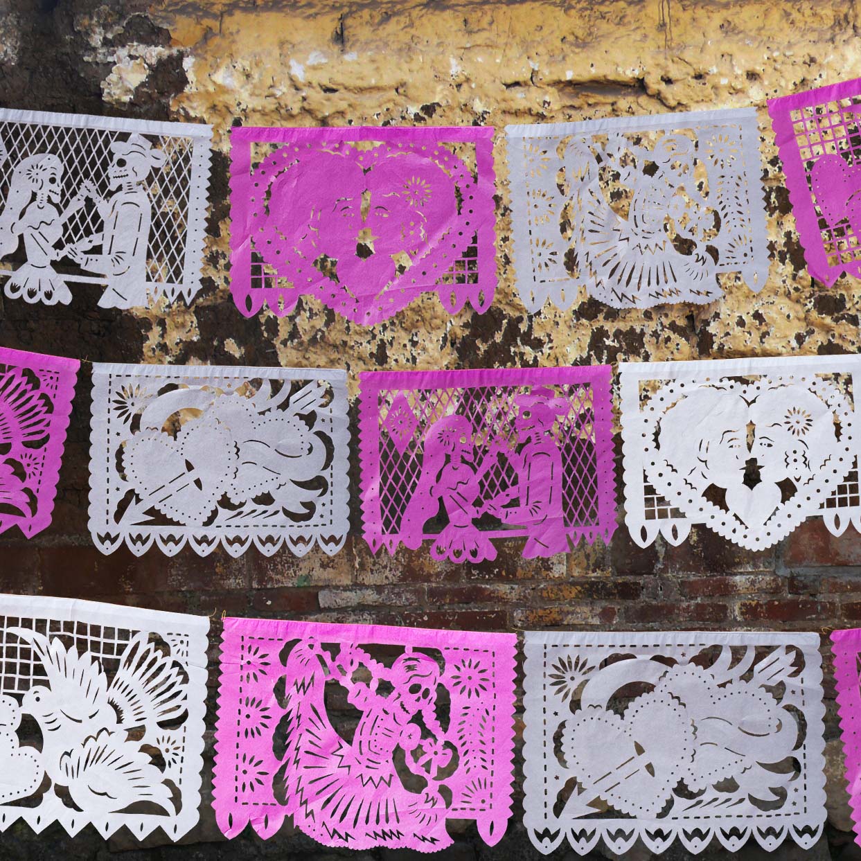 Love &amp; death papel picado